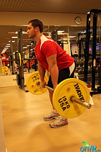 Упражнения для бедер и ягодиц: Становая тяга Упражнения для бедер и ягодиц: Становая тяга