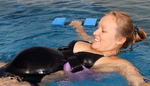 аквааэробика помогает подготовиться к родам аквааэробика помогает подготовиться к родам