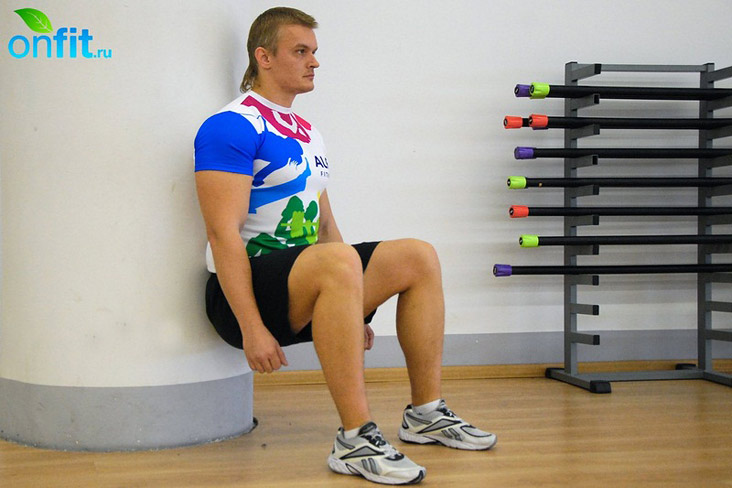 Упражнения для ягодиц: статическое удержание приседа Упражнения для ягодиц: статическое удержание приседа