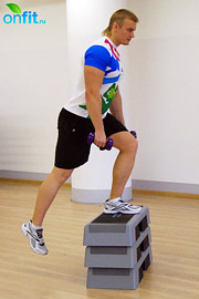 Упражнения для бёдер: подъем на возвышение Упражнения для бёдер: подъем на возвышение