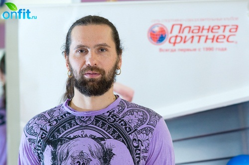 Виталий Литвинов (практикует йогу с 2002 года) Виталий Литвинов (практикует йогу с 2002 года)