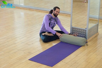 Випарита Карани (Поза перевернутого озера) Випарита Карани (Поза перевернутого озера)