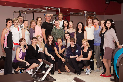 Polestar Pilates вместе со своими высококвалифицированными преподавателями, фитнес-профессионалами, специалистами с медицинскими лицензиями приходит в Россию, чтобы делиться богатейшим опытом во всей его полноте и демонстрировать действительно правильный Polestar Pilates вместе со своими высококвалифицированными преподавателями, фитнес-профессионалами, специалистами с медицинскими лицензиями приходит в Россию, чтобы делиться богатейшим опытом во всей его полноте и демонстрировать действительно правильный
