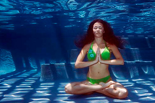 Занятия йогой в бассейне — сравнительно недавнее нововведение Занятия йогой в бассейне — сравнительно недавнее нововведение