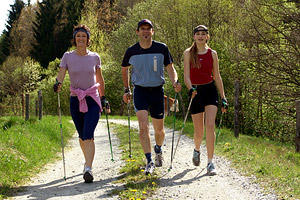 Скандинавская ходьба — Nordic Walking Скандинавская ходьба — Nordic Walking