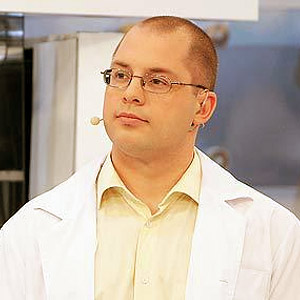 Сергей Агапкин, тот самый, который вместе с Михаилом Полицеймако ведет на телеканале «Россия» утреннее шоу «О самом главном». Сергей Агапкин, тот самый, который вместе с Михаилом Полицеймако ведет на телеканале «Россия» утреннее шоу «О самом главном».